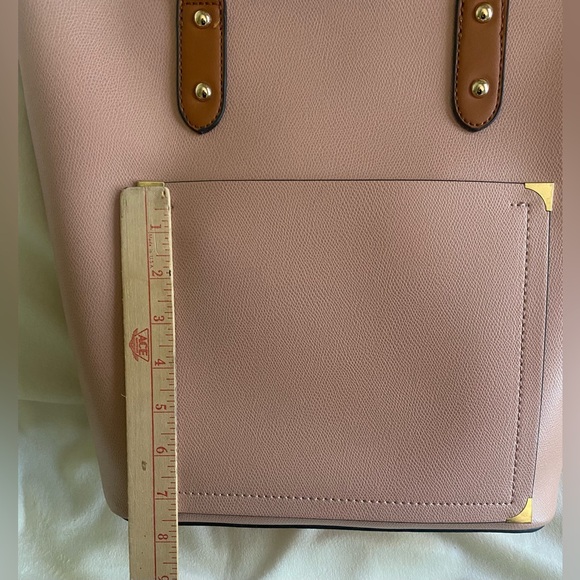Faux Leather zip top tote, blush pink w/tan undertones, brown trim Gold hardware - Picture 8 of 12
